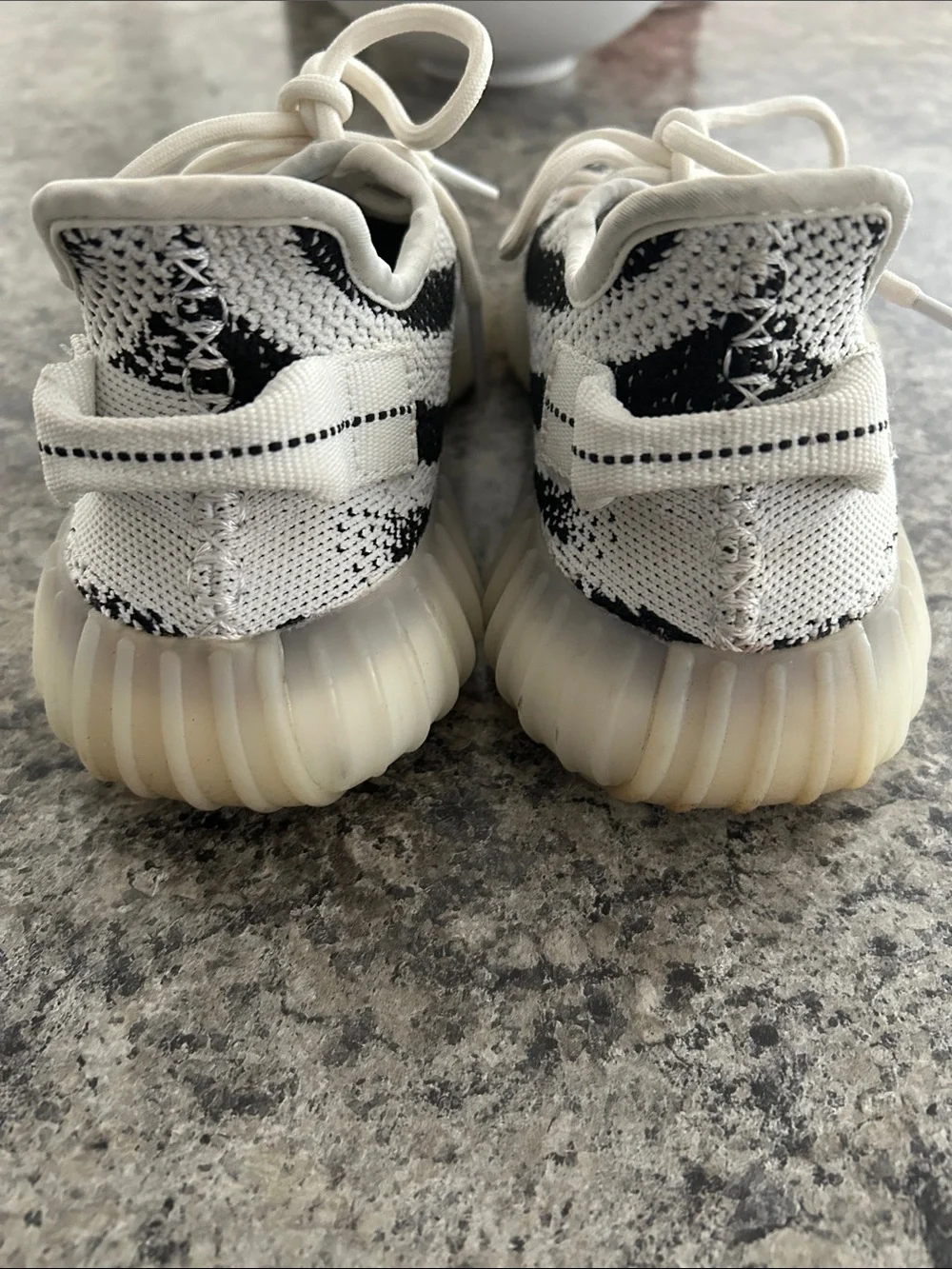 Adidas Yeezy 350 zebra - size 7.5 - Picture 4 of 6